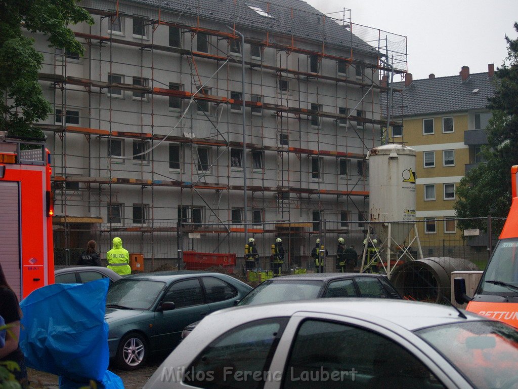 Brand 3 Std später Umbau Wohnhaus Koeln Vingst Thorwalsenstr P02.JPG